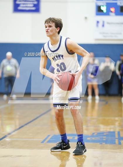 Thumbnail 3 in McCluer vs. Grundy (VHSL Class 1 First Round Playoff) photogallery.