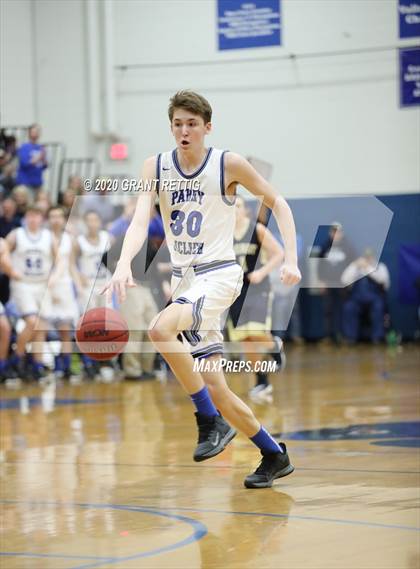 Thumbnail 1 in McCluer vs. Grundy (VHSL Class 1 First Round Playoff) photogallery.