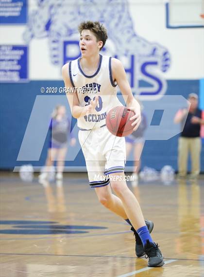 Thumbnail 3 in McCluer vs. Grundy (VHSL Class 1 First Round Playoff) photogallery.