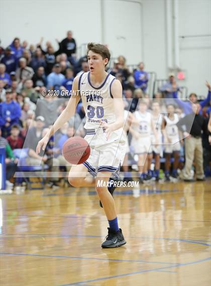 Thumbnail 3 in McCluer vs. Grundy (VHSL Class 1 First Round Playoff) photogallery.