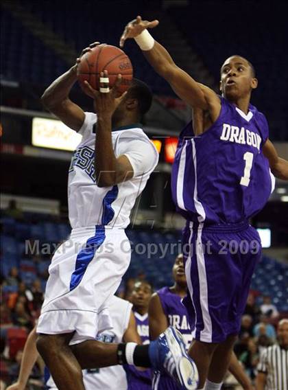Thumbnail 3 in Sacramento vs. Sacred Heart Cathedral (CIF NorCal D3 Final) photogallery.