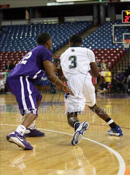 Thumbnail 1 in Sacramento vs. Sacred Heart Cathedral (CIF NorCal D3 Final) photogallery.