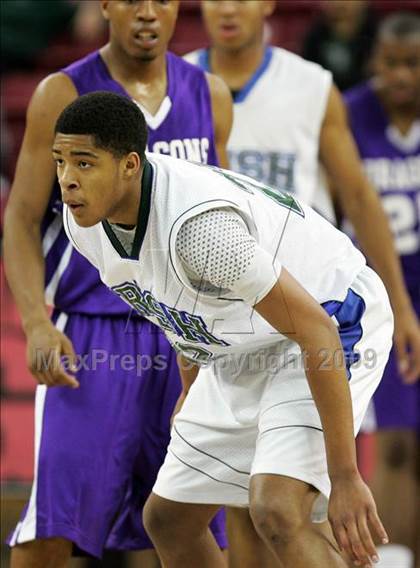 Thumbnail 1 in Sacramento vs. Sacred Heart Cathedral (CIF NorCal D3 Final) photogallery.