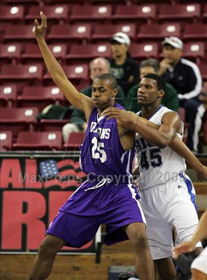Thumbnail 3 in Sacramento vs. Sacred Heart Cathedral (CIF NorCal D3 Final) photogallery.