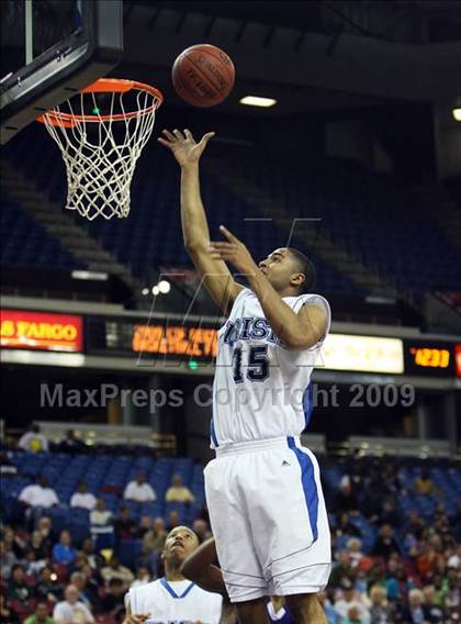 Thumbnail 3 in Sacramento vs. Sacred Heart Cathedral (CIF NorCal D3 Final) photogallery.