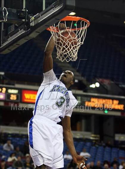 Thumbnail 2 in Sacramento vs. Sacred Heart Cathedral (CIF NorCal D3 Final) photogallery.