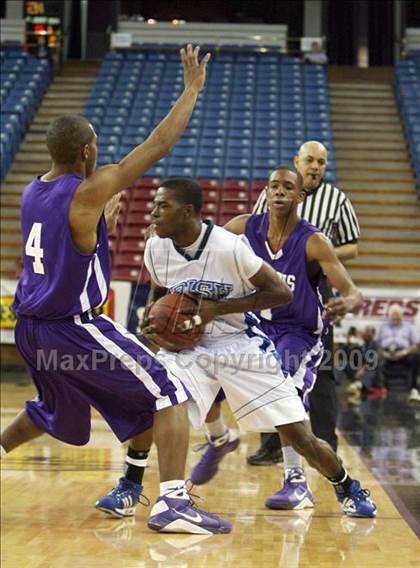 Thumbnail 1 in Sacramento vs. Sacred Heart Cathedral (CIF NorCal D3 Final) photogallery.