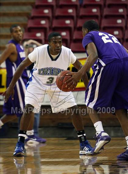 Thumbnail 2 in Sacramento vs. Sacred Heart Cathedral (CIF NorCal D3 Final) photogallery.