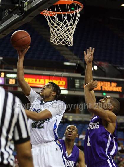 Thumbnail 2 in Sacramento vs. Sacred Heart Cathedral (CIF NorCal D3 Final) photogallery.