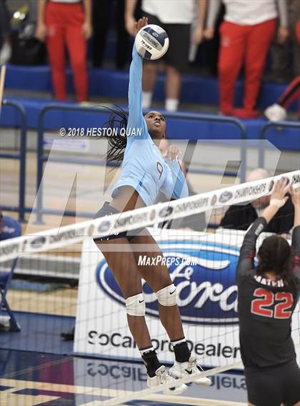 Thumbnail 2 in Mater Dei vs. Marymount (CIF-SS D1 Final) photogallery.