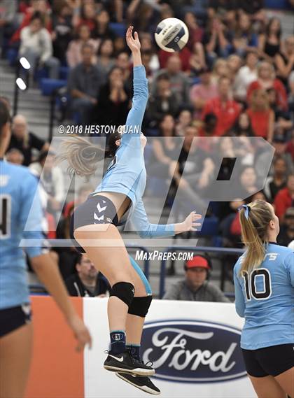 Thumbnail 1 in Mater Dei vs. Marymount (CIF-SS D1 Final) photogallery.