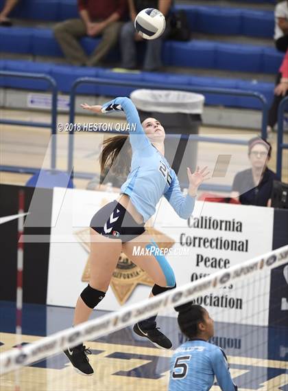 Thumbnail 3 in Mater Dei vs. Marymount (CIF-SS D1 Final) photogallery.