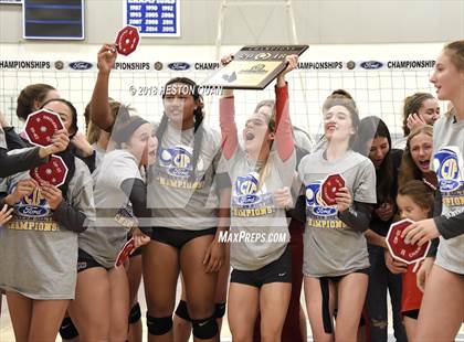 Thumbnail 3 in Mater Dei vs. Marymount (CIF-SS D1 Final) photogallery.