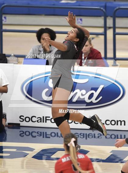 Thumbnail 1 in Mater Dei vs. Marymount (CIF-SS D1 Final) photogallery.