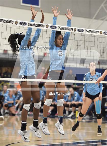 Thumbnail 3 in Mater Dei vs. Marymount (CIF-SS D1 Final) photogallery.