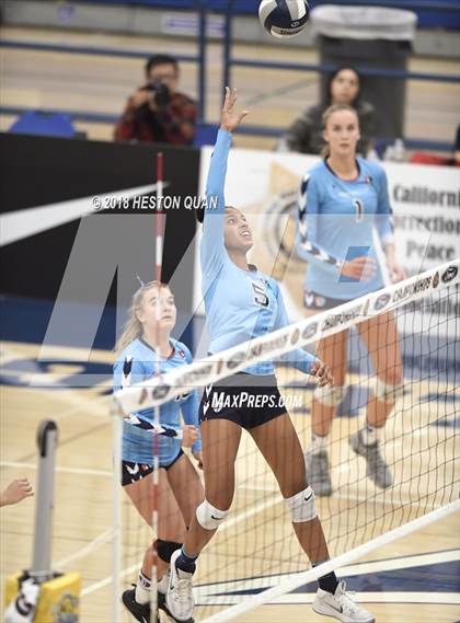 Thumbnail 3 in Mater Dei vs. Marymount (CIF-SS D1 Final) photogallery.