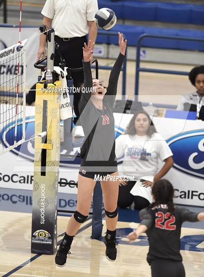 Thumbnail 1 in Mater Dei vs. Marymount (CIF-SS D1 Final) photogallery.
