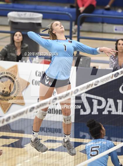 Thumbnail 3 in Mater Dei vs. Marymount (CIF-SS D1 Final) photogallery.
