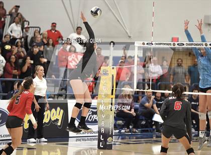 Thumbnail 2 in Mater Dei vs. Marymount (CIF-SS D1 Final) photogallery.