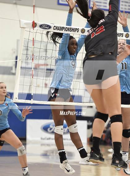 Thumbnail 3 in Mater Dei vs. Marymount (CIF-SS D1 Final) photogallery.