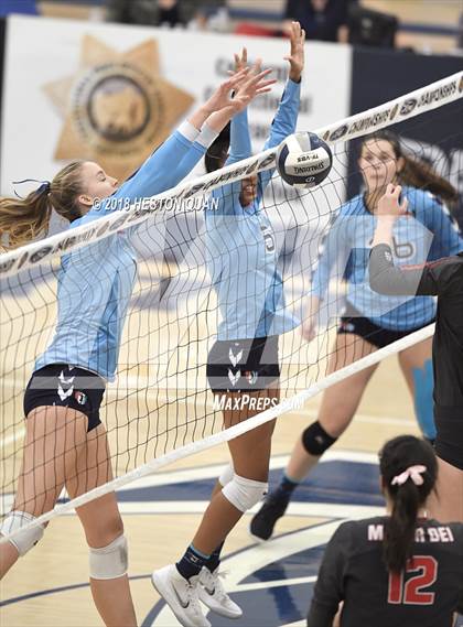 Thumbnail 2 in Mater Dei vs. Marymount (CIF-SS D1 Final) photogallery.