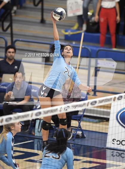 Thumbnail 3 in Mater Dei vs. Marymount (CIF-SS D1 Final) photogallery.