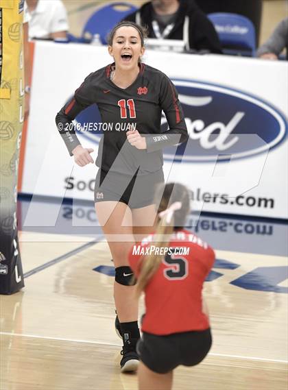 Thumbnail 2 in Mater Dei vs. Marymount (CIF-SS D1 Final) photogallery.