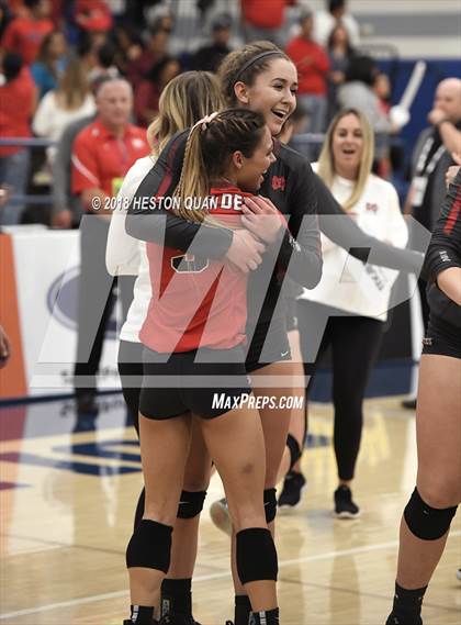 Thumbnail 2 in Mater Dei vs. Marymount (CIF-SS D1 Final) photogallery.