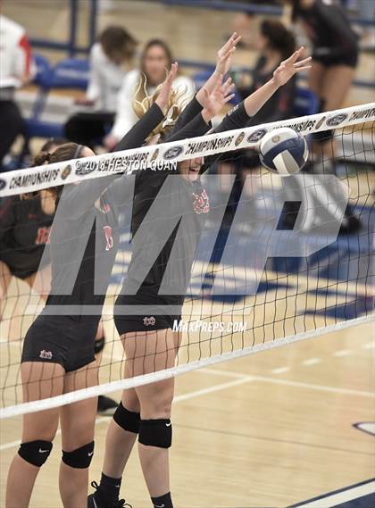 Thumbnail 1 in Mater Dei vs. Marymount (CIF-SS D1 Final) photogallery.