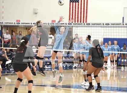 Thumbnail 3 in Mater Dei vs. Marymount (CIF-SS D1 Final) photogallery.