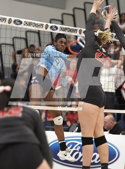 Thumbnail 2 in Mater Dei vs. Marymount (CIF-SS D1 Final) photogallery.