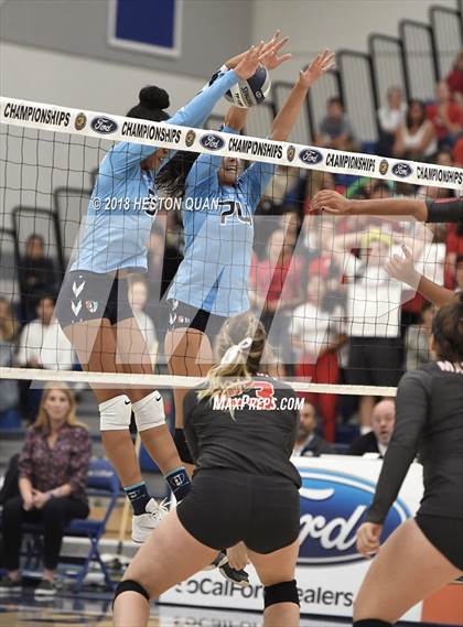Thumbnail 3 in Mater Dei vs. Marymount (CIF-SS D1 Final) photogallery.