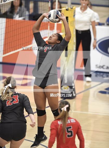 Thumbnail 3 in Mater Dei vs. Marymount (CIF-SS D1 Final) photogallery.