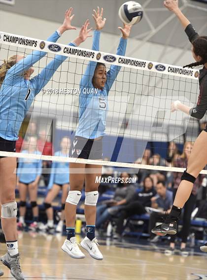 Thumbnail 2 in Mater Dei vs. Marymount (CIF-SS D1 Final) photogallery.