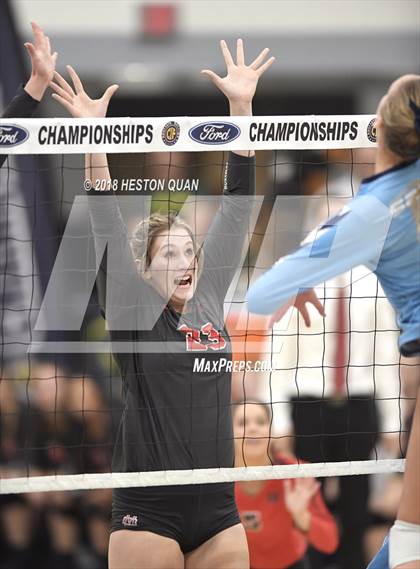 Thumbnail 2 in Mater Dei vs. Marymount (CIF-SS D1 Final) photogallery.