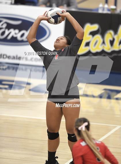 Thumbnail 3 in Mater Dei vs. Marymount (CIF-SS D1 Final) photogallery.