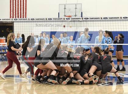 Thumbnail 2 in Mater Dei vs. Marymount (CIF-SS D1 Final) photogallery.