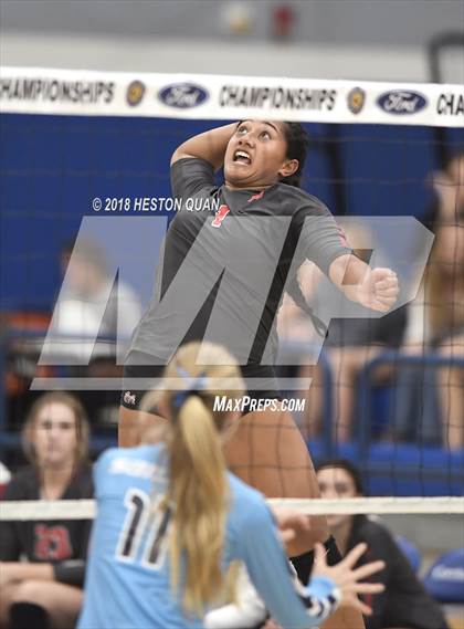 Thumbnail 3 in Mater Dei vs. Marymount (CIF-SS D1 Final) photogallery.