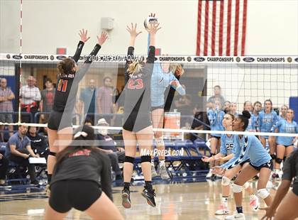 Thumbnail 1 in Mater Dei vs. Marymount (CIF-SS D1 Final) photogallery.