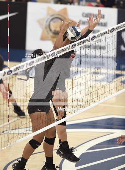 Thumbnail 2 in Mater Dei vs. Marymount (CIF-SS D1 Final) photogallery.