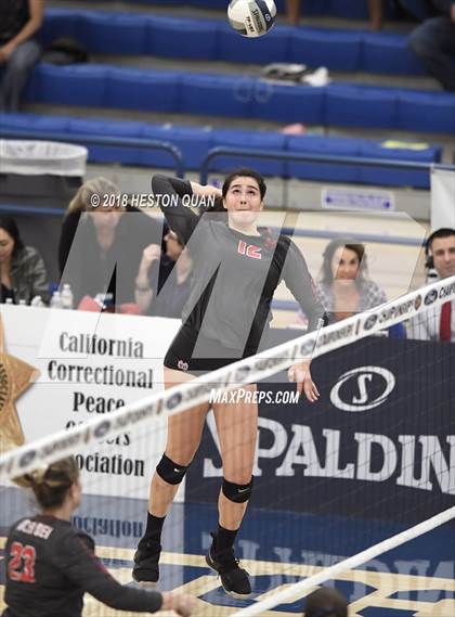 Thumbnail 2 in Mater Dei vs. Marymount (CIF-SS D1 Final) photogallery.