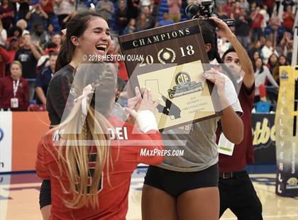 Thumbnail 2 in Mater Dei vs. Marymount (CIF-SS D1 Final) photogallery.