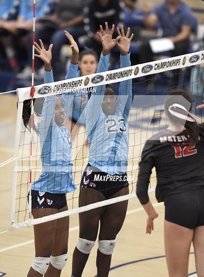 Thumbnail 2 in Mater Dei vs. Marymount (CIF-SS D1 Final) photogallery.