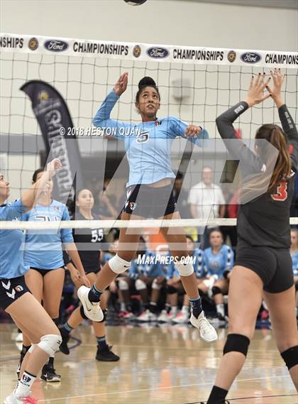 Thumbnail 1 in Mater Dei vs. Marymount (CIF-SS D1 Final) photogallery.