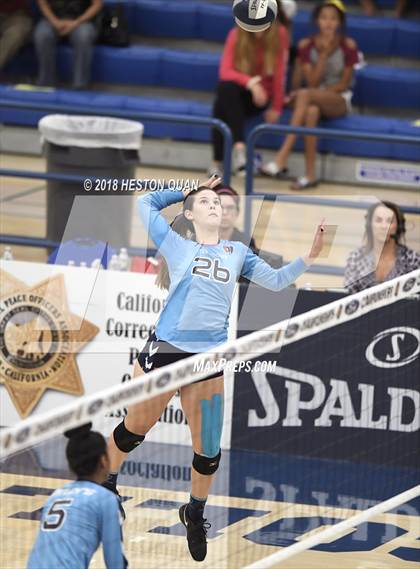 Thumbnail 1 in Mater Dei vs. Marymount (CIF-SS D1 Final) photogallery.