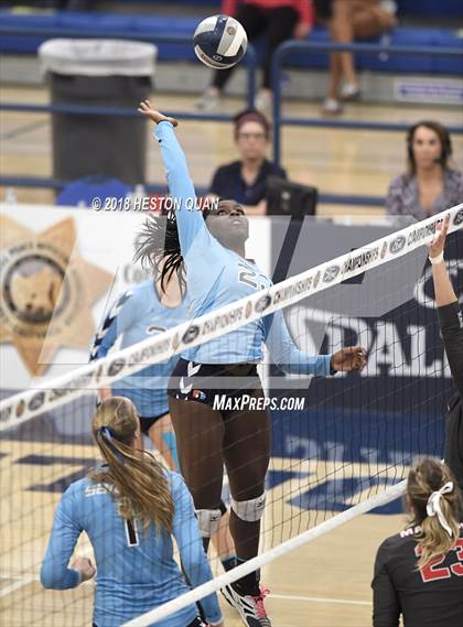 Thumbnail 1 in Mater Dei vs. Marymount (CIF-SS D1 Final) photogallery.