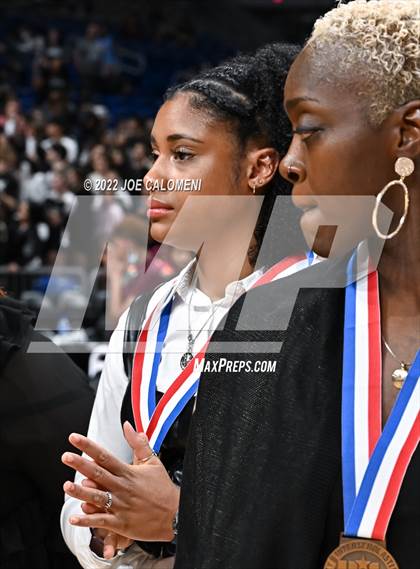 Thumbnail 2 in Summer Creek vs South Grand Prairie (UIL 6A State Semifinal) photogallery.