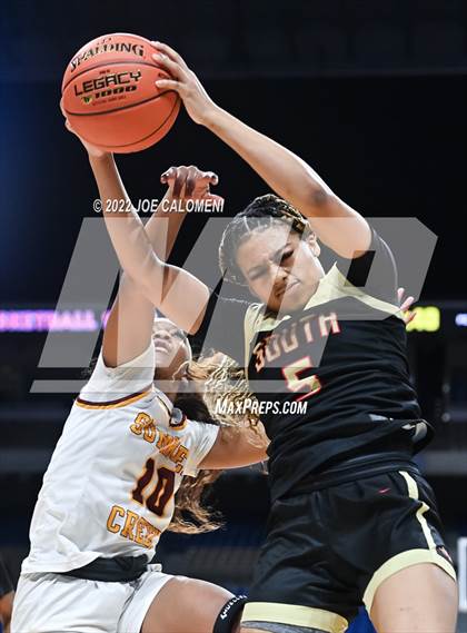 Thumbnail 3 in Summer Creek vs South Grand Prairie (UIL 6A State Semifinal) photogallery.