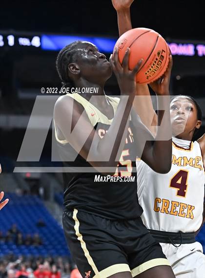Thumbnail 1 in Summer Creek vs South Grand Prairie (UIL 6A State Semifinal) photogallery.