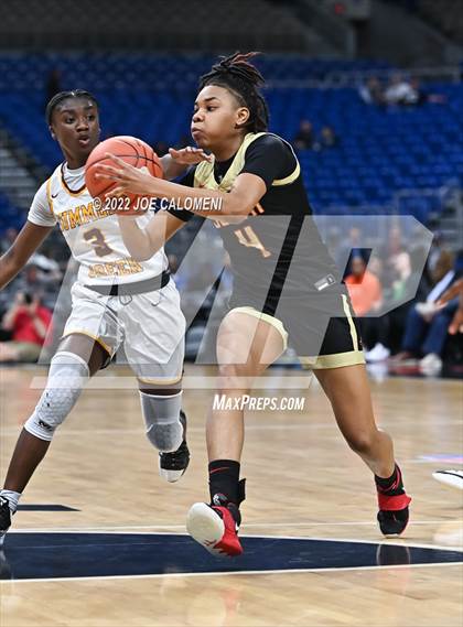 Thumbnail 3 in Summer Creek vs South Grand Prairie (UIL 6A State Semifinal) photogallery.